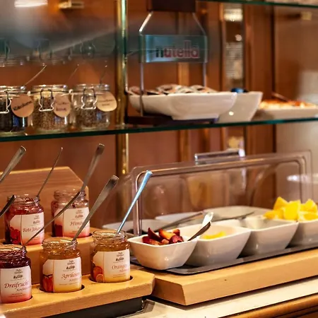Forellenhof Roessle & Restaurant 酒店 4*