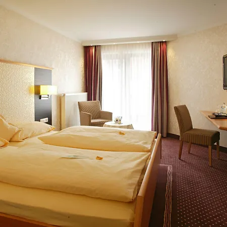 Forellenhof Roessle & Restaurant 酒店 4*